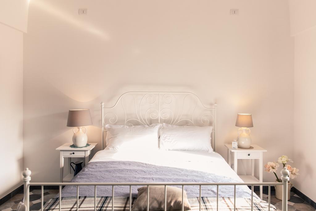 Marinella Suite Home Локоротондо Номер фото